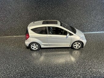 Mercedes Benz A W169 1:18 - 6