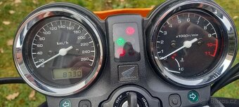 Honda Hornet CB 900 najeto 9500 - 6