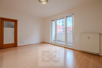 Prostorný byt 2+kk, 52m2 s balkonem a garážovým stáním – Záb - 6
