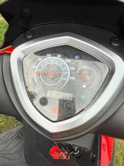 Skútr Kymco Agility 16+ včetně helmy - 6
