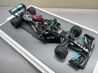 F1 MERCEDES W12 HAMILTON VÍTĚZ GP RUSKA 2021 SPARK 1:18 - 6