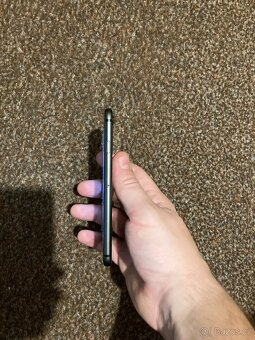 iPhone 8 - 6