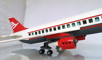 Lego velké letadlo - červenobílé - 6