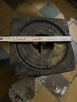 Litinový poklop/ uzávěr vody - 6