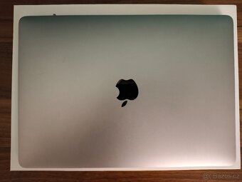 MacBook Air 2020 | i3 • 8GB • 256GB SSD - 6
