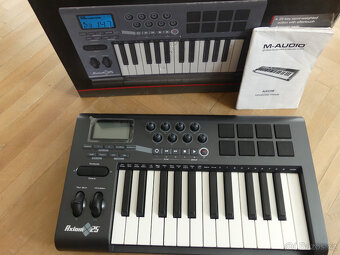 MIDI klavesy M-audio Axiom 25 - 6