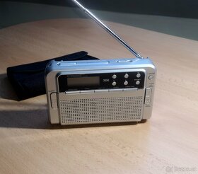 Světový radiopříjímač TCM - 6