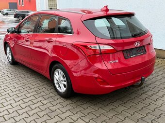 Hyundai i30. 1.6 CRDi 81 Kw - 6