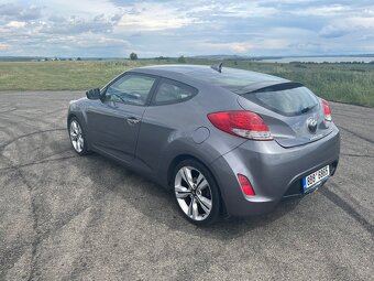 Hyundai Veloster - 6