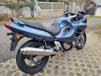 Suzuki GSX 750 F - 6