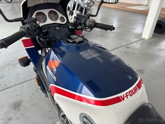 HONDA VF 750 F - 6