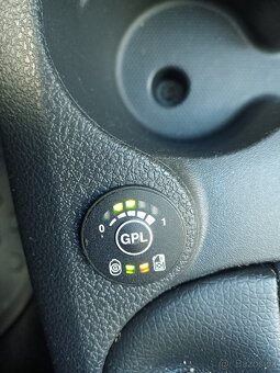 Prodám Dacia Sandero 0,9 LPG + benzín, (tovární LPG) - 6