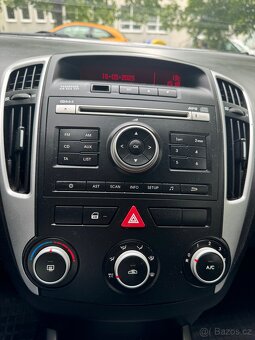 Kia Ceed 1.6 CRDI R.v. 2012 6 Rychlostní manuál ČR - 6