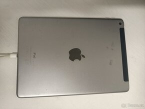 Macbook Pro + iPad + iPhone SE - 6