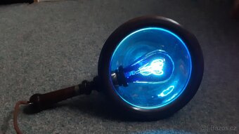 Historická lampa s modrým světlem - 6