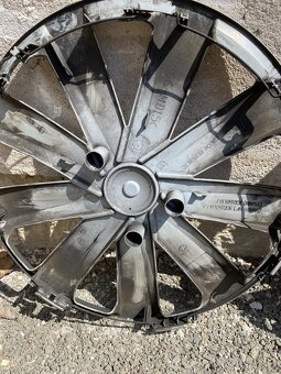 Poklice Volkswagen 16“ - 6