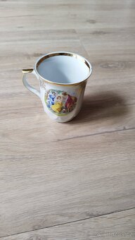 Skleničky, poháry a hrnek - 6