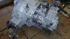 Kia Carens 2,0i 102kW a 2,0CRDI r.v. 05 - náhradní díly - 6