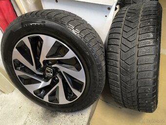 ALU kola Honda Civic 5x114,3 r16 Originál, zimni pneu 5mm - 6