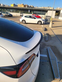 Tesla Model Y Dual Motor 2022 - 6