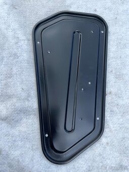 Plechy kolem motoru na Tatru 613 - 6