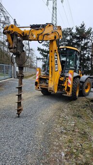 Strojník, bagrista, obsluha stavebního stroje. - 6