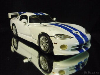 Dodge Viper GTS-R Maisto 1/18 - 6