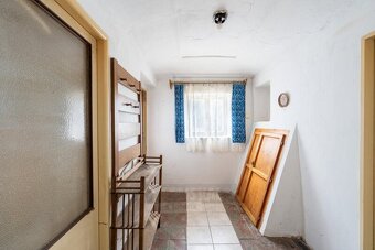 Prodej menšího RD do L s nádvořím, bez zahrady, nemovitost k - 6