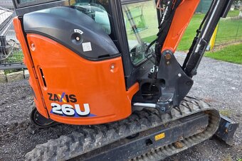 Prodám bagr Hitachi ZX26U-6, rok starý, hydraulický upínač - 6