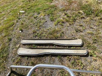 SSANGYONG MUSSO - PŘEDNÍ OCHRANNÝ RÁM A NÁŠLAPY COBRA - 6