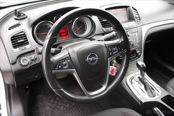 Opel Insignia 2.0 CDTI 118kW AUTOMAT (2010) - 6