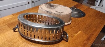 SILNĚ POSTŘÍBŘENÝ VINTAGE PEKÁČ WISKEMANN - 6