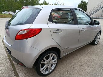 Mazda 2 1.3i 63 Kw 4 valec 64 Tis Km  Nikdy nehavarováno - 6