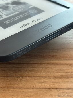 Čtečka knih KOBO CLARA HD 8GB WIFI N249 + obal - 6