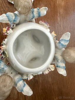 Krásná starožitná porcelánová figurální dóza s víkem - 6