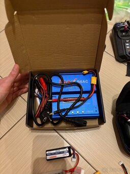 FPV dron + FPV bryle + baterie + nahradní díly - 6