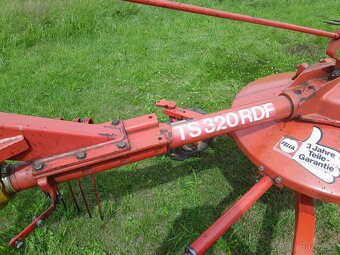 Prodám nesený shrnovač sena Fella 320 TS - 6