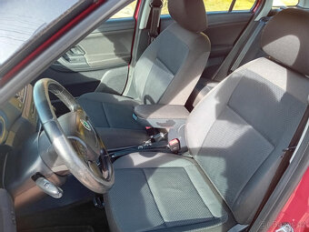 Škoda Fabia II 1.6 TDI ( CAYA ) 55kW r.2012 červená - 6