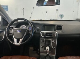 Volvo V60 AWD—D5 2.4 158kw—Summum—2013–automat—KŮŽE— - 6