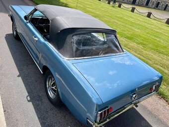 Ford Mustang Cabriolet z roku 1965 - 6