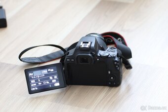 Canon EOS 250D - 6