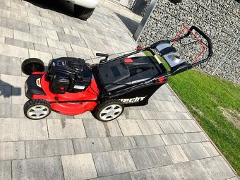 Hecht 546 SB s pojezdem / motor briggs stratton - 6