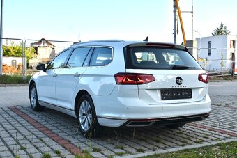 VW Passat B8 FL 2.0 TDi/2021/110kW/Highline/Matrix/manuál - 6
