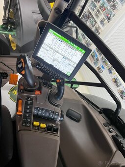 traktor John Deere 6R 250 - 6