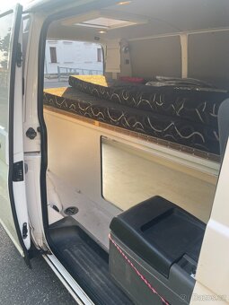 VW T5 2.0TDI 132kW r.v.: 2014 edice 25 s vestavbou - 6