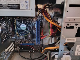 Slušná kompletní počítačová sestava - 6