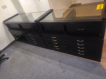 Prodejní stůl (vitrína) - 6