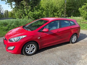 Hyundai i30 1,6 88kw combi - 6