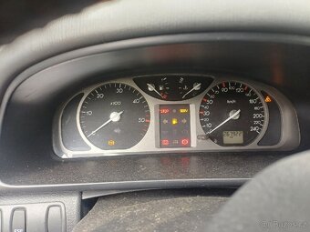 Renault Laguna 1.9 dci - Díly - 6