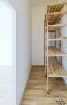 Světlý, byt o velikosti 2+kk, 54m2, který se nachází v oblíb - 6